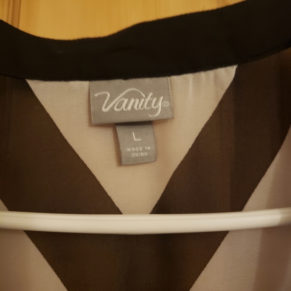 Top - Picture 3 of 4